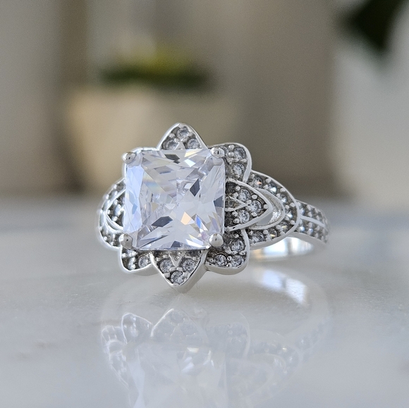 Flower Gemstone Ring, Charmed Aroma April Birthstone Collection - Picture 8 of 11